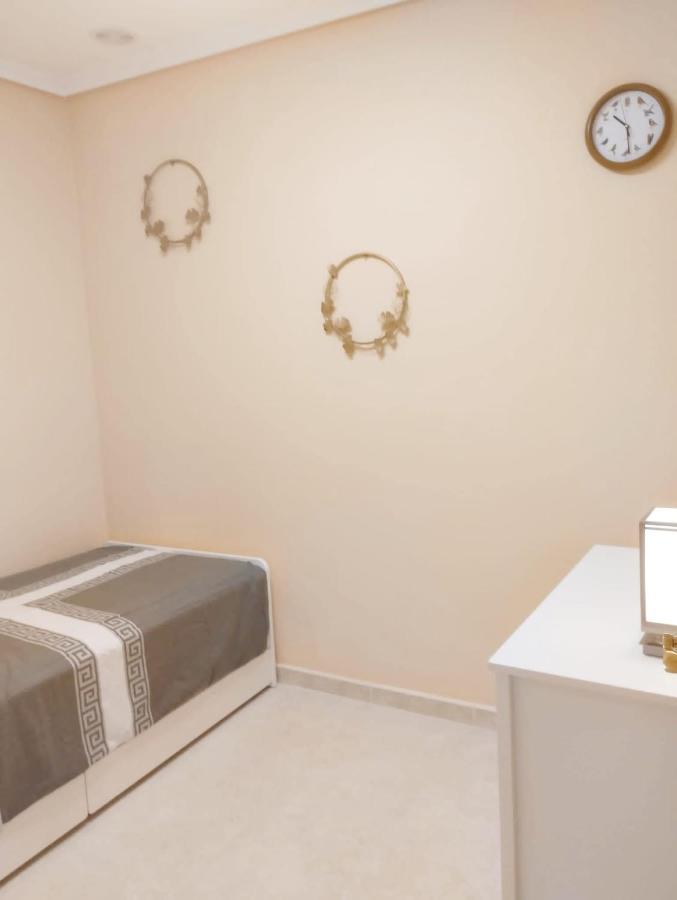 Torrevieja 2 Bedroom Holiday Apartment Exterior foto